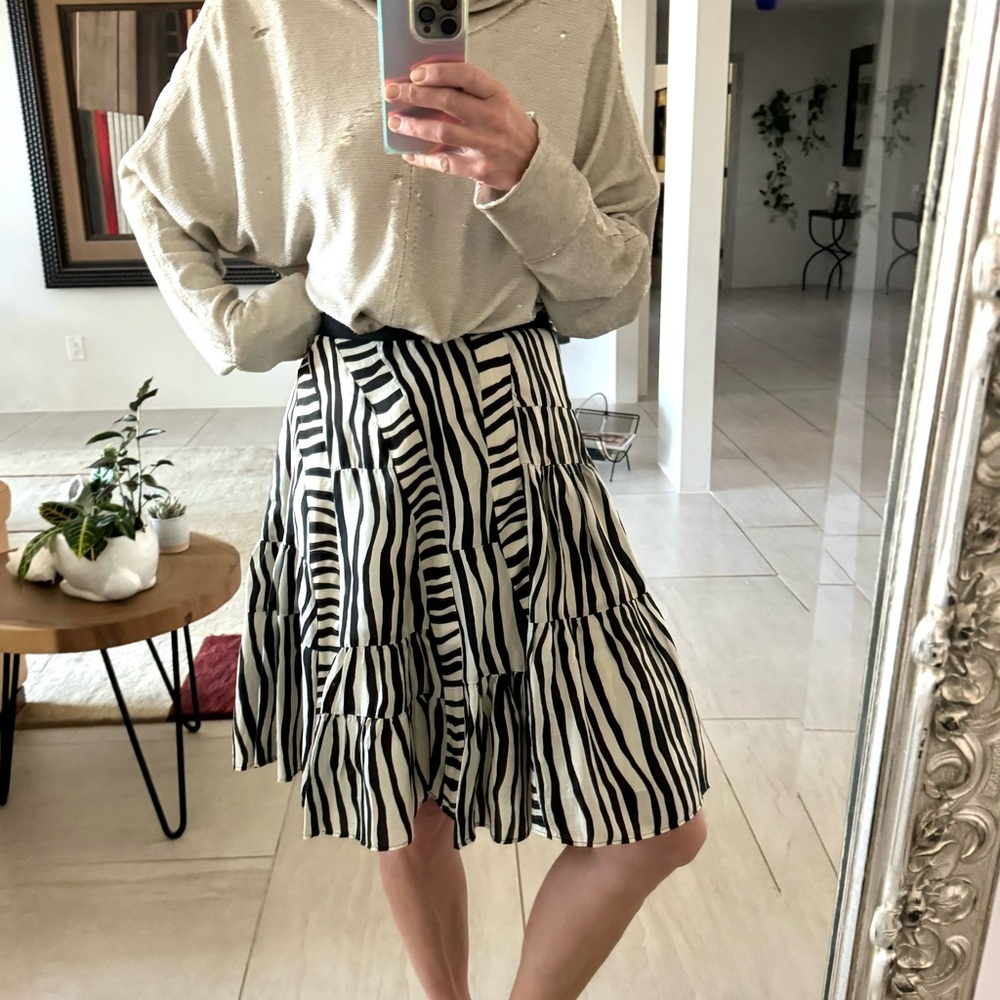 Anthropologie Zebra Modern Print Midi Silk Skirt Size 4